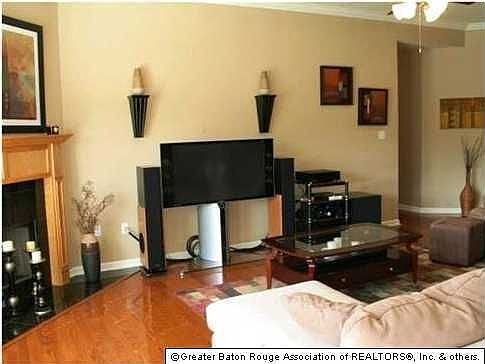4th image of 43185 Cypress Bend Dr