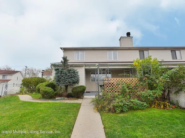 22 Zeck Ct, Staten Island, NY 10314