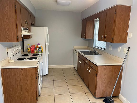 4th image of 1143 E 9th Ave