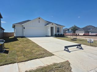 260 Yosemite Dr, Kyle, TX 78640