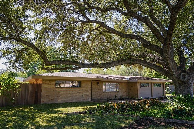 1st image of 1217 Whitewing Dr