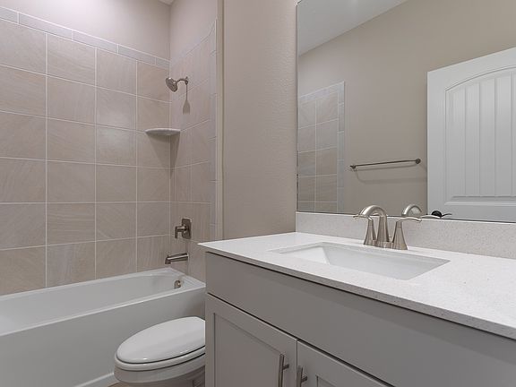 4th image of 372 Daylily Blvd