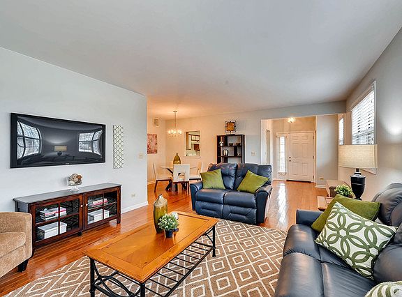 3rd image of 575 W Parkside Dr #11C1