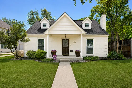2809 Benbrook Blvd