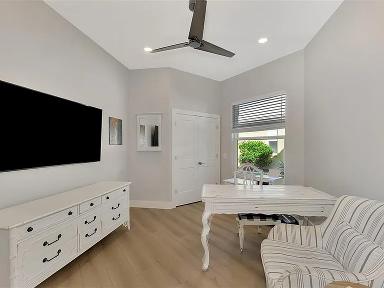 561 Fallbrook Dr — Photo 38