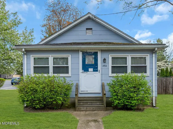 892 Palmer Avenue, Middletown, NJ 07748