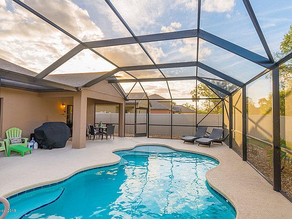 4th image of 2990 Louetta Cir