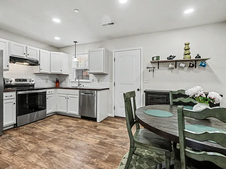 519 Byler Cir #1 — Photo 9