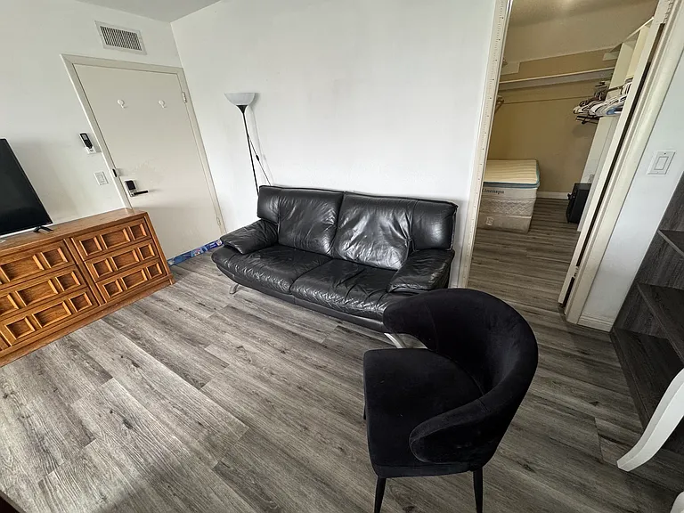 1820 E North Hills Dr — Photo 4