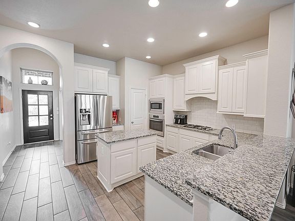 2nd image of 29126 Brooks Valley Dr