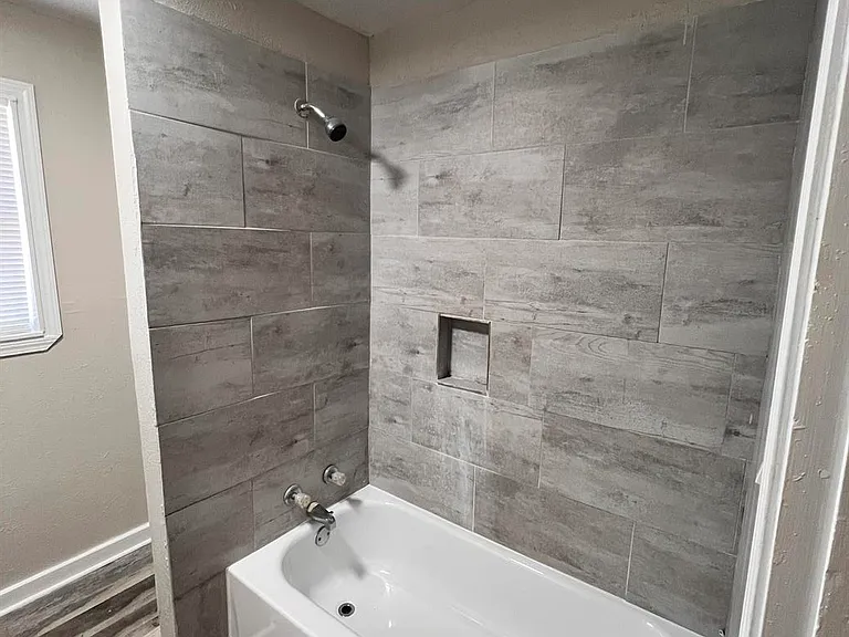 1920 May St — Photo 11