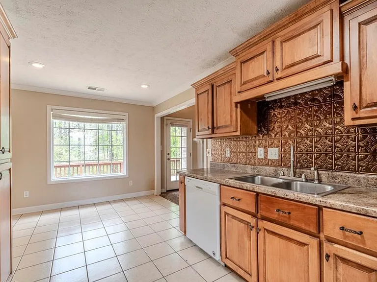 33 Rustic Bridge Dr — Photo 3
