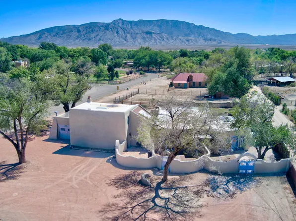 250 Moongate Rd, Corrales, NM 87048