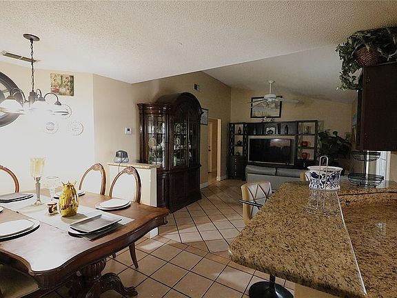 4th image of 1419 CARRIAGE OAK COURT