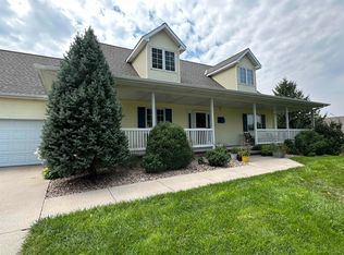 7 Oak Ln, Kearney, NE 68845