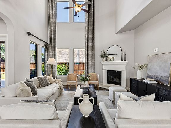 2nd image of 618 Cano St