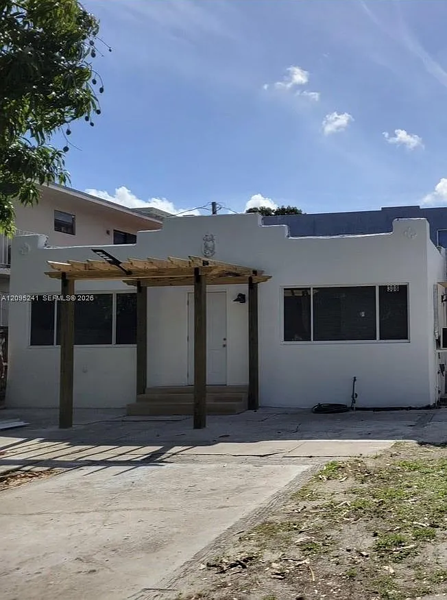 Lawrence Estate Land Co — Photo 1