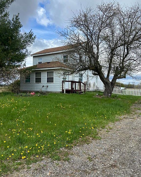 944 Garfield Rd, Fostoria, MI 48435 MLS 20230034593 Zillow