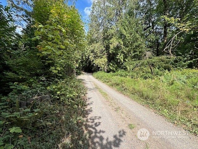 2nd image of 584 NW Creekside Lane