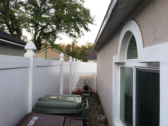 4th image of 2408 Weymouth Ct