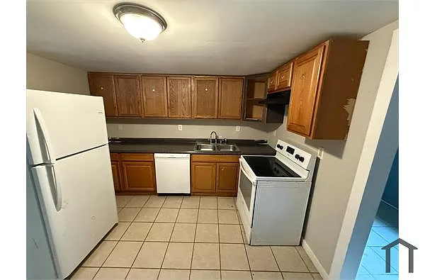 Building Photo - 2391 Randall Ave