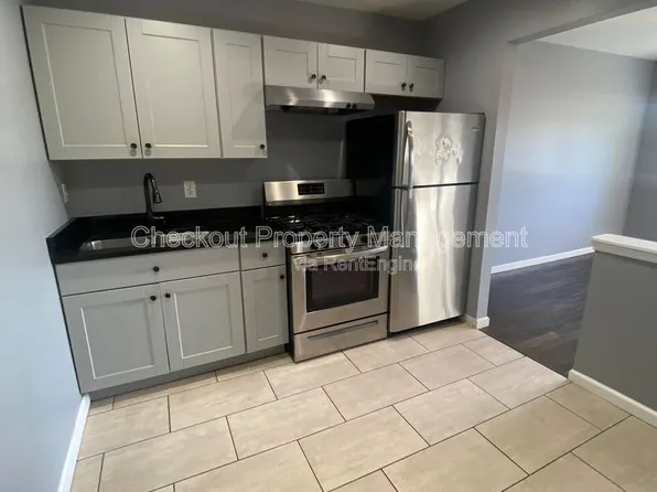 812 W Schirmer, Saint Louis, MO 63111