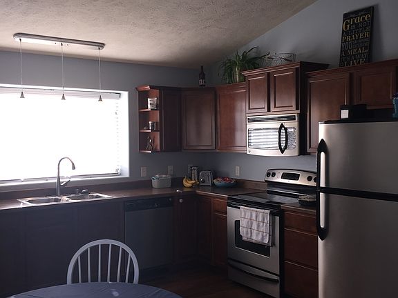 3rd image of 5111 N 169 St
