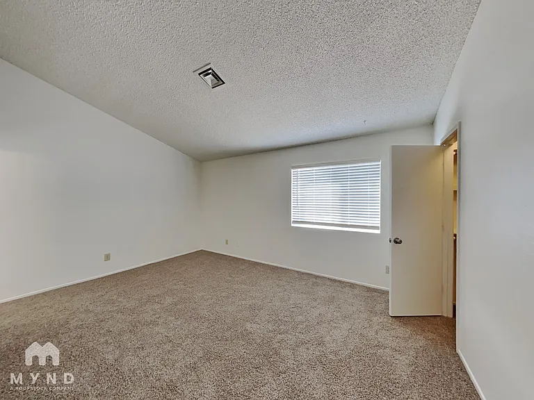 10049 W Mariposa St — Photo 7