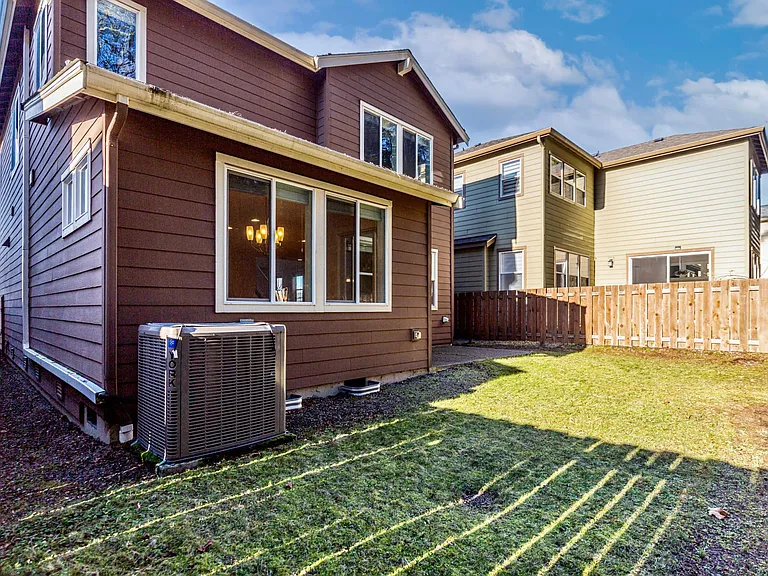 1693 NE Falls Dr — Photo 30