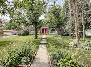 1305 Camden Way, Waukesha, WI 53186