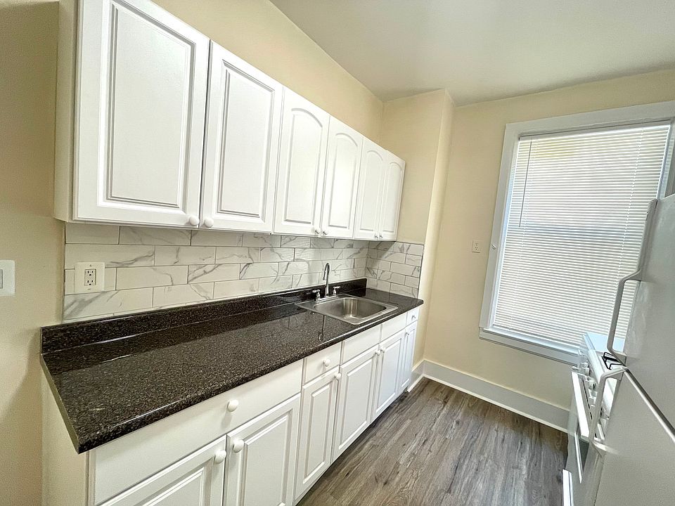 1st image of 21-05 38th St #2C