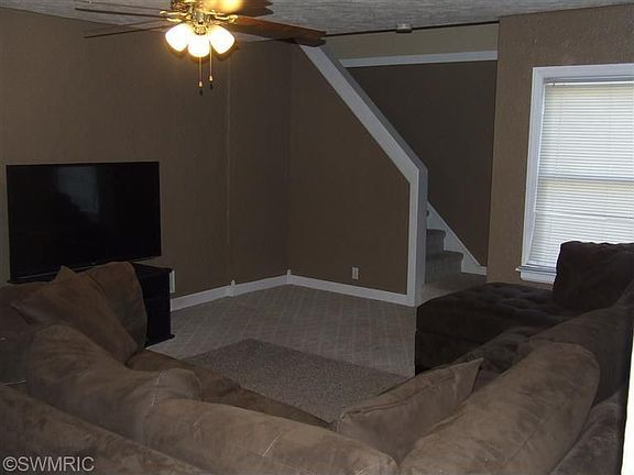 2nd image of 108 Oaklawn Ave