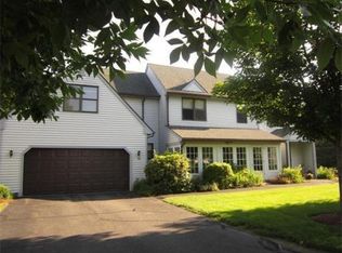 10 Karen Dr, Sunderland, MA 01375