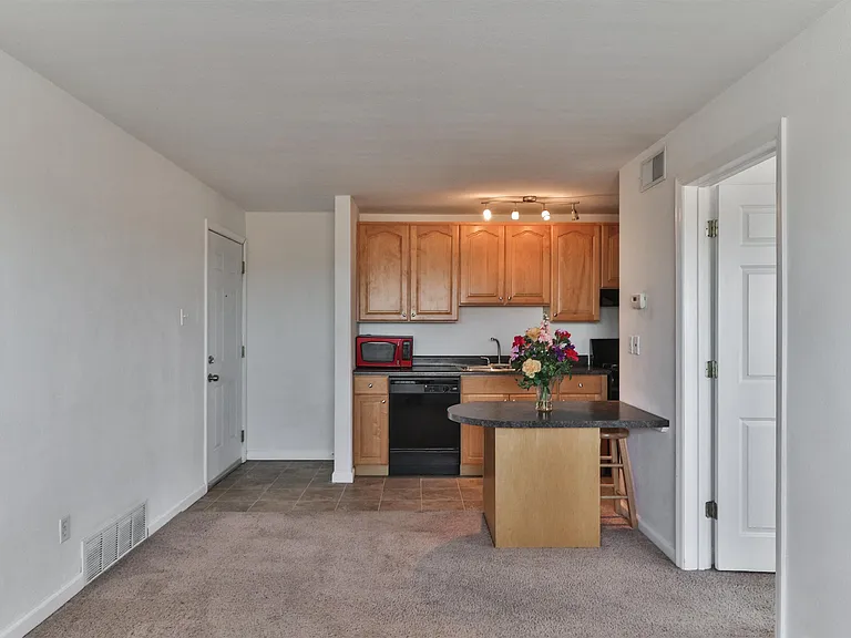 3850 Park Ave #12 — Photo 8