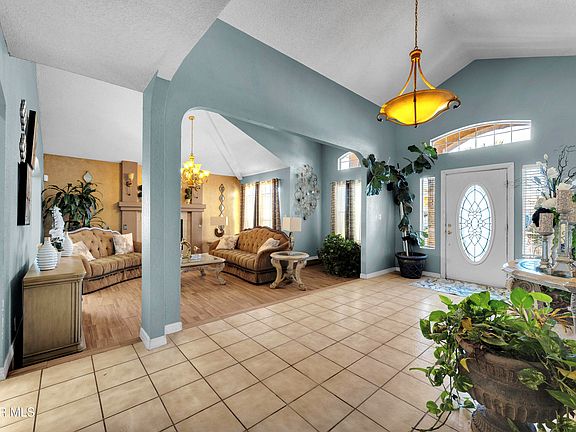 4th image of 9734 Penjamo Dr