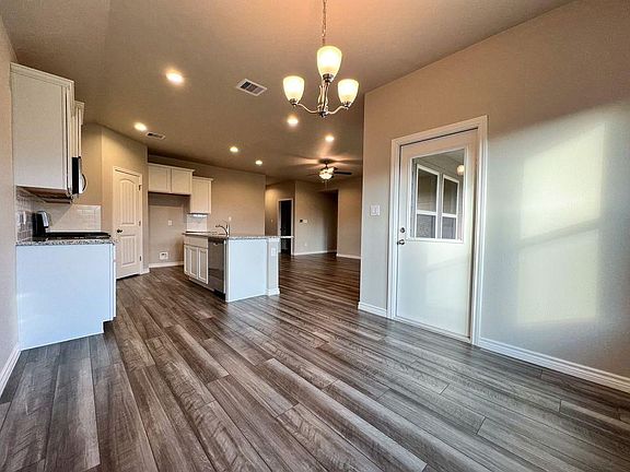 2nd image of 1233 Carnaby