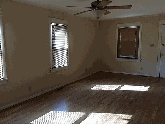 3rd image of 434 N Alleghany St