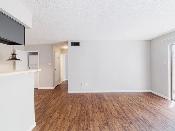 2750 Holly Hall St APT 1216, Houston, TX 77054