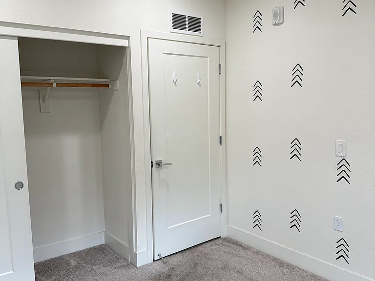430 Montague Expy #31 — Photo 9