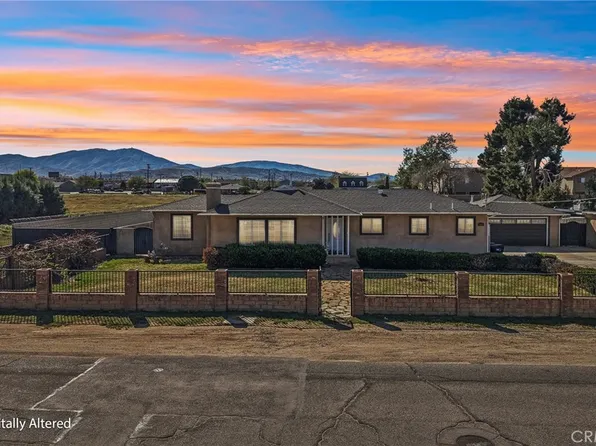 38465 12th St E, Palmdale, CA 93550