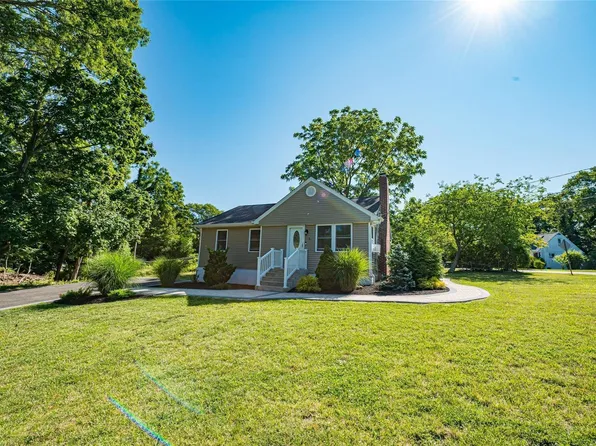 5 E Masem Square, East Patchogue, NY 11772