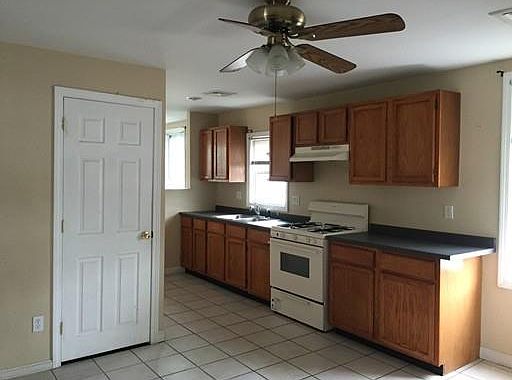 2nd image of 85 Cash St #2