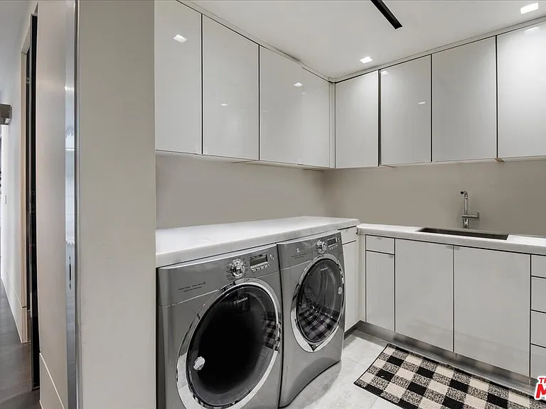 1620 Carla Rdg — Photo 43