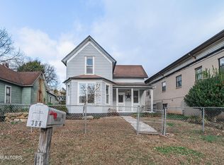 306 Carter Ave, Harriman, TN 37748