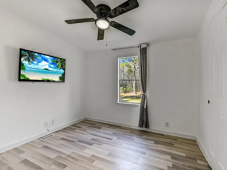 21507 Juliann Alyes — Photo 29
