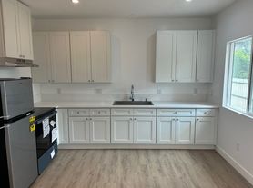 664 E 41st Pl, Los Angeles, CA