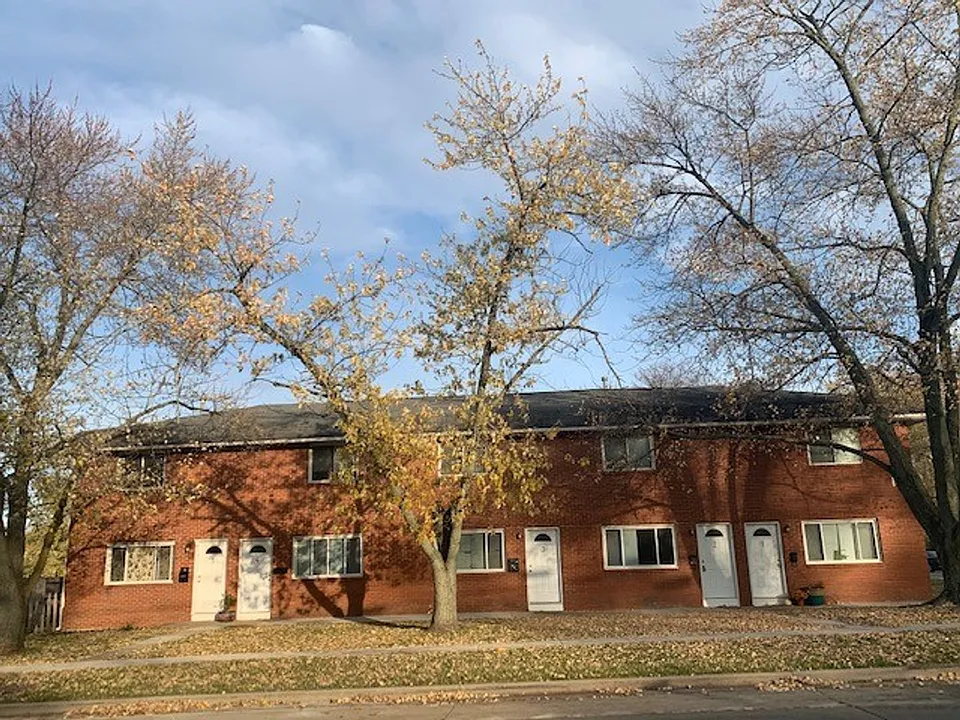 1002 N School St #4