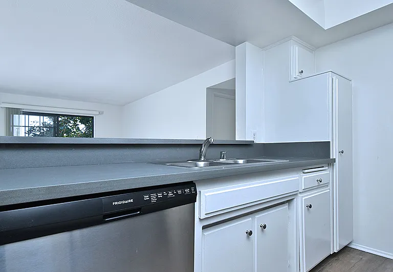 4235 Whitsett Ave #201 — Photo 32