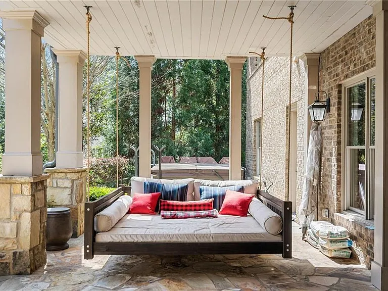 5265 Peachtree Dunwoody Rd — Photo 45