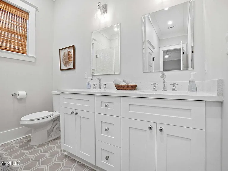 254 Caillavet St — Photo 24